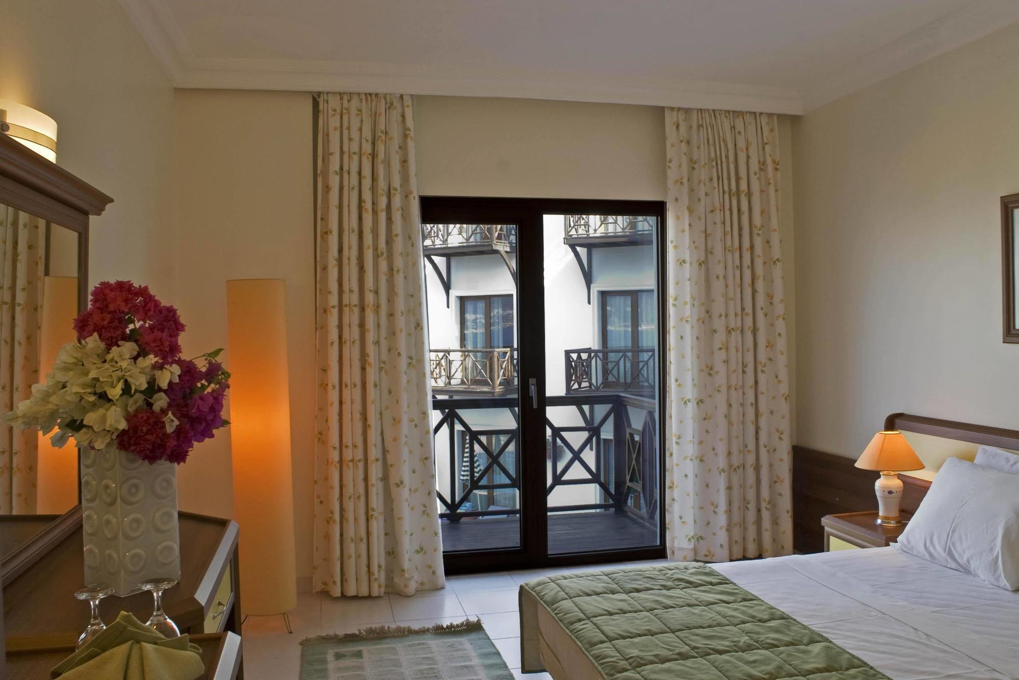Elite Hotel Bodrum Яликавак Екстер'єр фото
